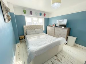 Merrilees Crescent- click for photo gallery